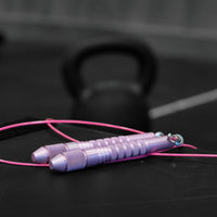 Corde à Sauter Rose Gold avec Cable Rose devant Kettlebell