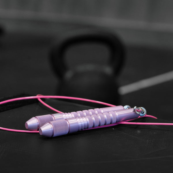 Corde à Sauter Rose Gold avec Cable Rose devant Kettlebell