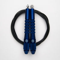 Corde à sauter bleu avec câble enrobé noir