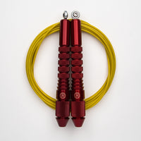 Corde à sauter Rouge Rubis avec câble enrobé jaune