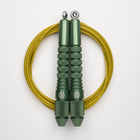 Corde à sauter verte avec câble enrobé jaune