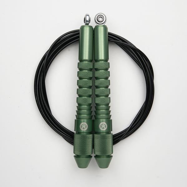 Corde à sauter verte avec câble enrobé noir