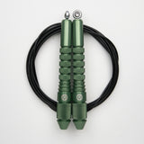 Corde à sauter verte avec câble enrobé noir